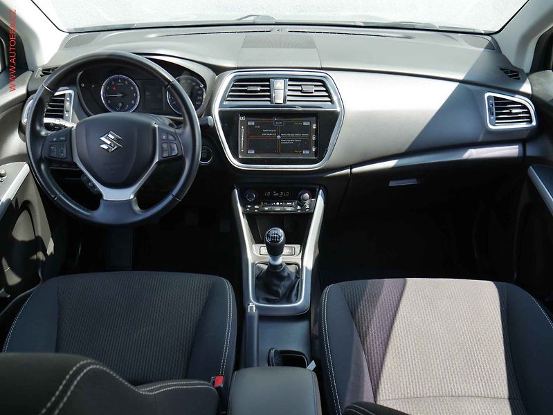 Suzuki S-Cross (2021) 1.4MHEV, 1.maj,ČR, AC, TZ - fotka 8 z 18