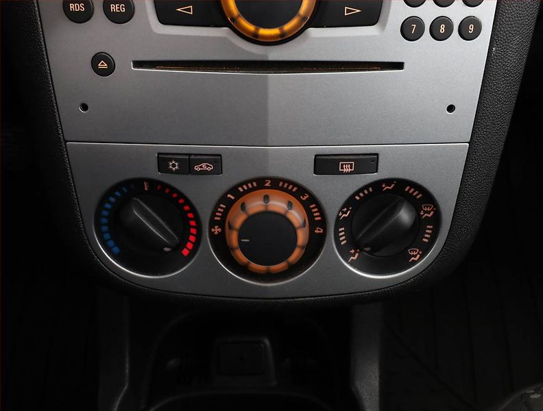 Opel Corsa (2015) 1.2, ČR,1.maj, Serv.kniha - fotka 11 z 15