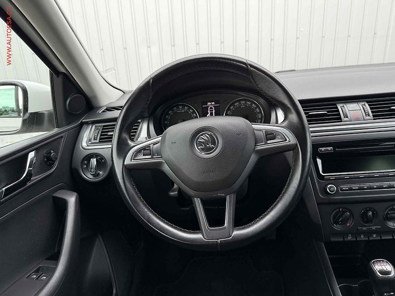 Škoda Rapid (2014) 1.6 TDi, ČR, AC, STK3/28 - fotka 12 z 15