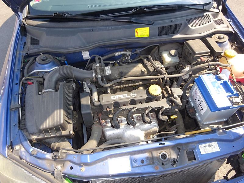 Opel Astra (2002) 1,6 62 kw - fotka 11 z 14