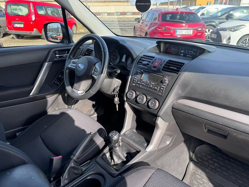 Subaru Forester (2013) 4X4 2,0D 108 KW TAŽNÉ 2.MAJ - fotka 41 z 50