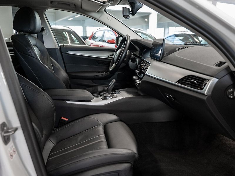 BMW Řada 5 540d xDrive HuD Pano Paměť 4zo - fotka 5 z 12
