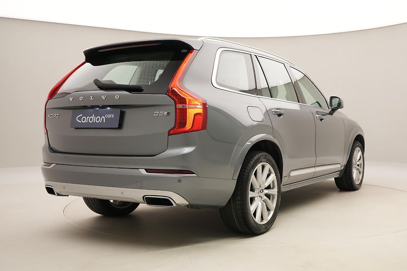 Volvo XC90 D5 AWD INSCRIPTION REZERVACE - fotka 12 z 54