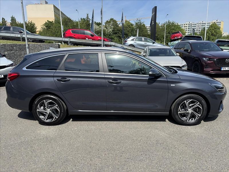 Hyundai i30 1,5 TGDi 118kW Smart ZÁRUKA - fotka 6 z 45