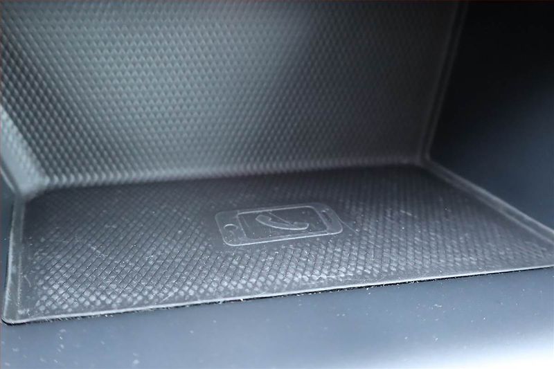 Volkswagen Golf (2021) R-Line 1.5 eTSI - fotka 24 z 25