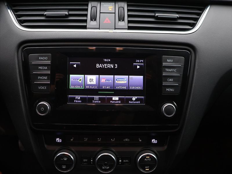 Škoda Octavia 1,4 TSI 103kW Elegance Xenon - fotka 18 z 29
