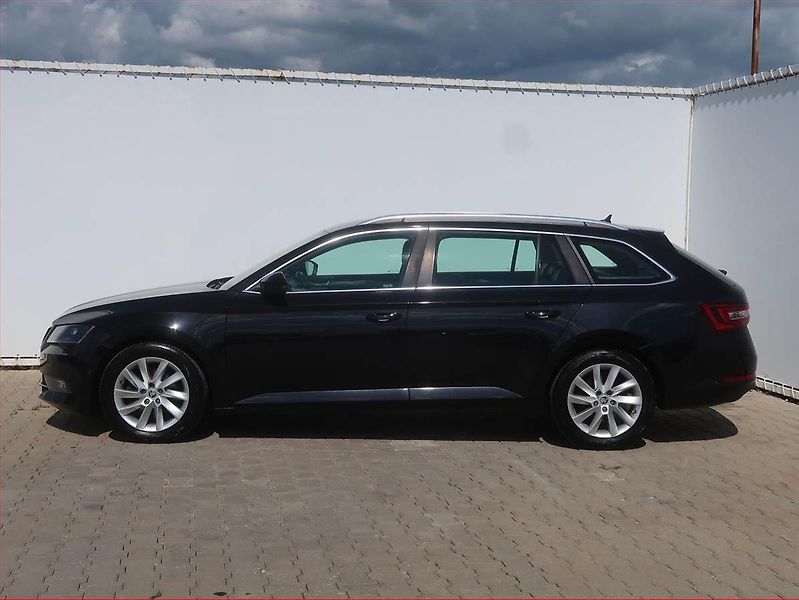 Škoda Superb (2018) Style 1.6 TDI, Serv.kniha - fotka 3 z 15