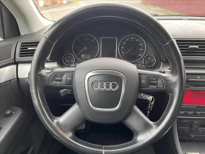 Audi A4 Avant 2,0 TDi 103 KW AUTOMAT K - fotka 15 z 36