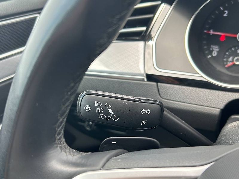 Volkswagen Passat Business  2,0TDi - fotka 13 z 24
