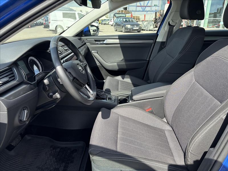Škoda Superb 2,0 TDI 110kW Style DSG - fotka 23 z 47