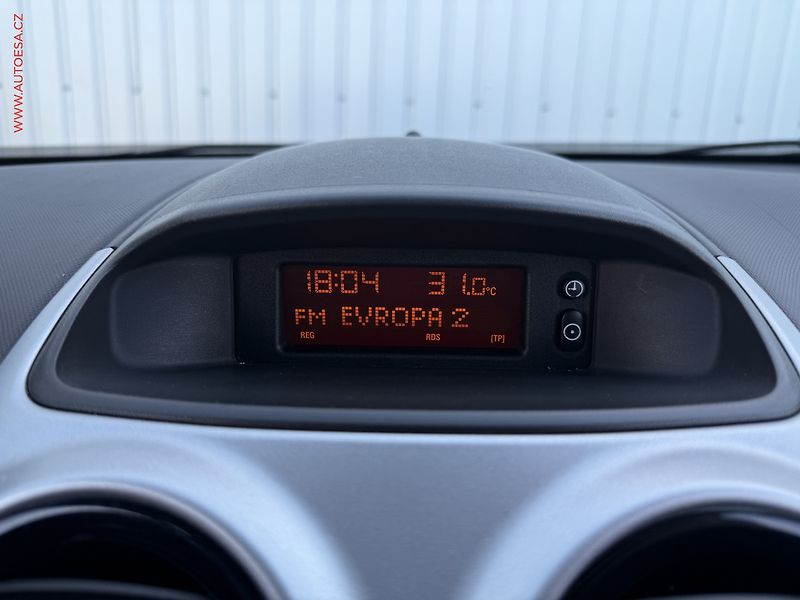 Opel Corsa (2012) 1.2 i, AC, park.asist - fotka 12 z 15