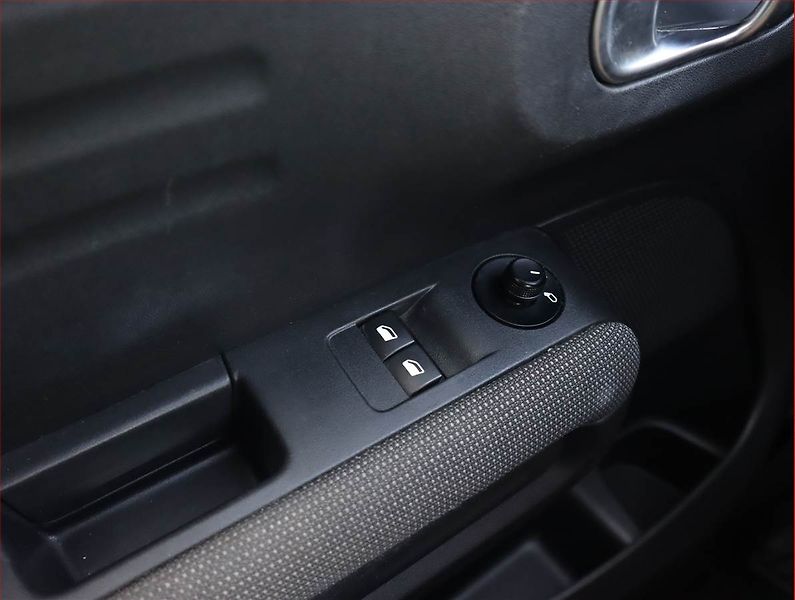 Citroën C3 Aircross (2019) Live 1.5 BlueHDi, Navi - fotka 16 z 17