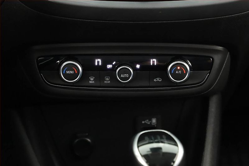 Opel Crossland X (2021) 1.2 Turbo, ČR,1.maj - fotka 14 z 18