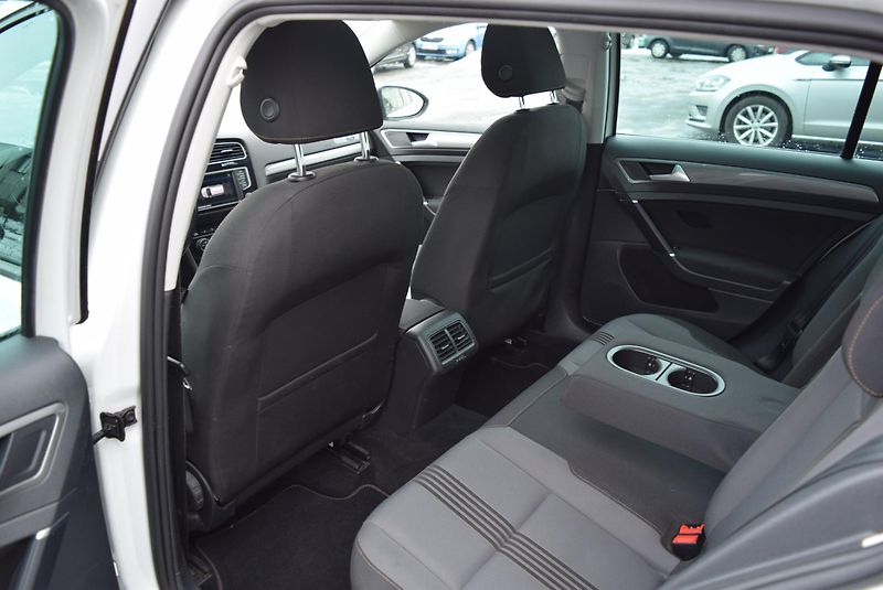 Volkswagen Golf Variant (2016) 1.4TSI 92kw CLBMT BMT PAN TAŽ - fotka 17 z 49