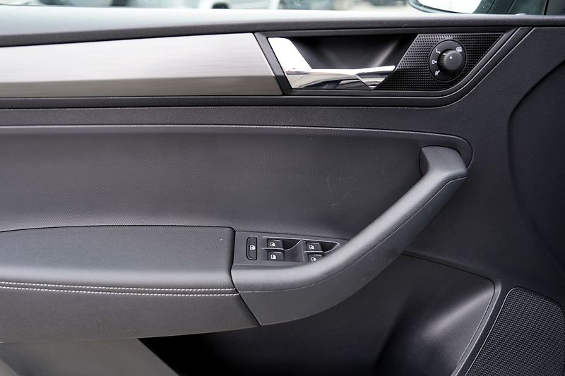 Škoda Rapid 1.0 TSI  Style, manuál, ČR - fotka 15 z 39