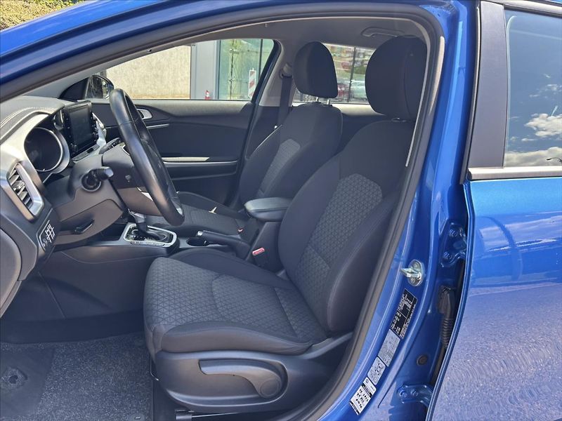 Kia Ceed 1,5 TGDi AT Spin ZÁRUKA KAMERA - fotka 10 z 40