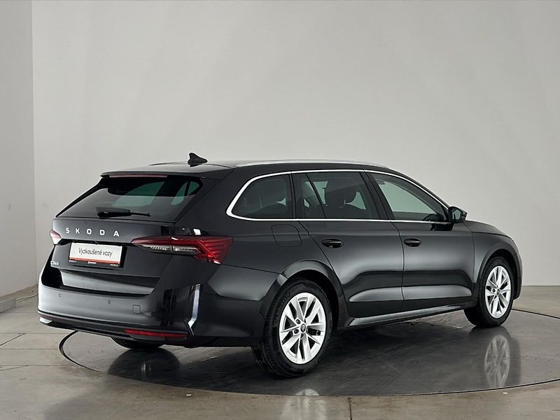 Škoda Octavia Top Selection DSG - fotka 2 z 29