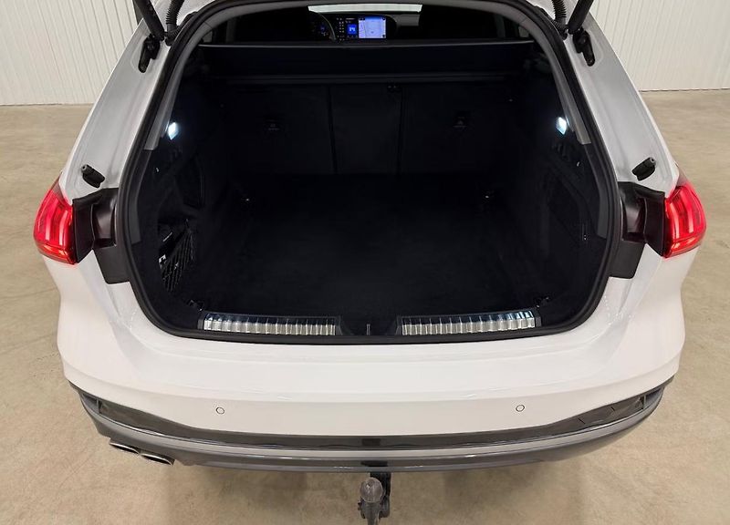 Audi A5 Avant 2.0 TDI Q Matrix Tažné - fotka 22 z 24