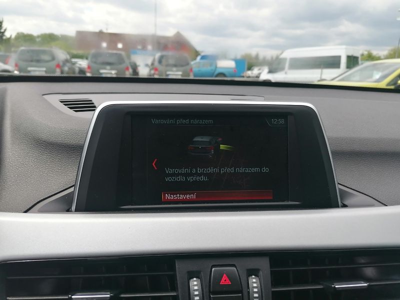 BMW X1 (2020) 18D 110kw X-Drive ČR LED - fotka 20 z 25