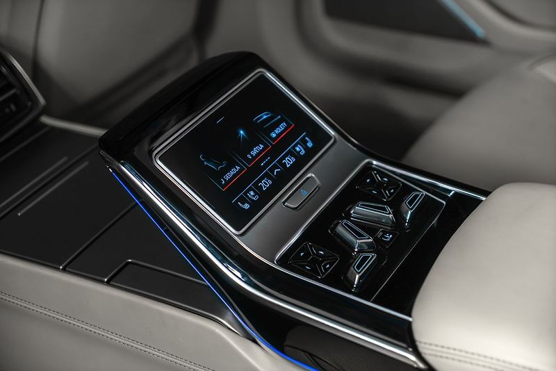 Audi A8 50TDI L Full Masáže Lednice TV - fotka 19 z 25