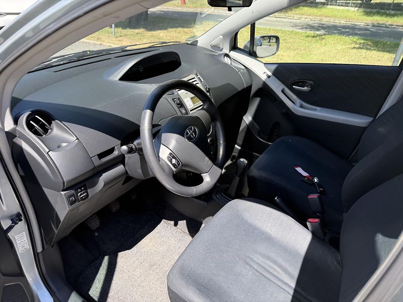 Toyota Yaris 1.3i - fotka 4 z 9