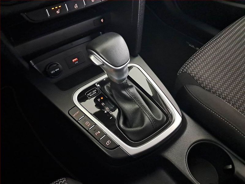 Kia Ceed (2025) 1.5 T-GDI - fotka 13 z 19