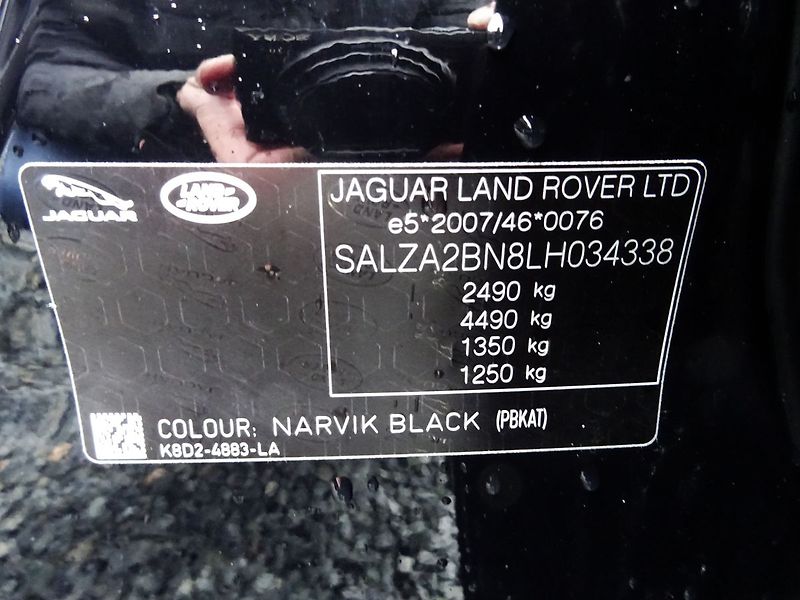 Land Rover Range Rover Evoque 2.0D 150 AWD A/T Kamera - fotka 30 z 31