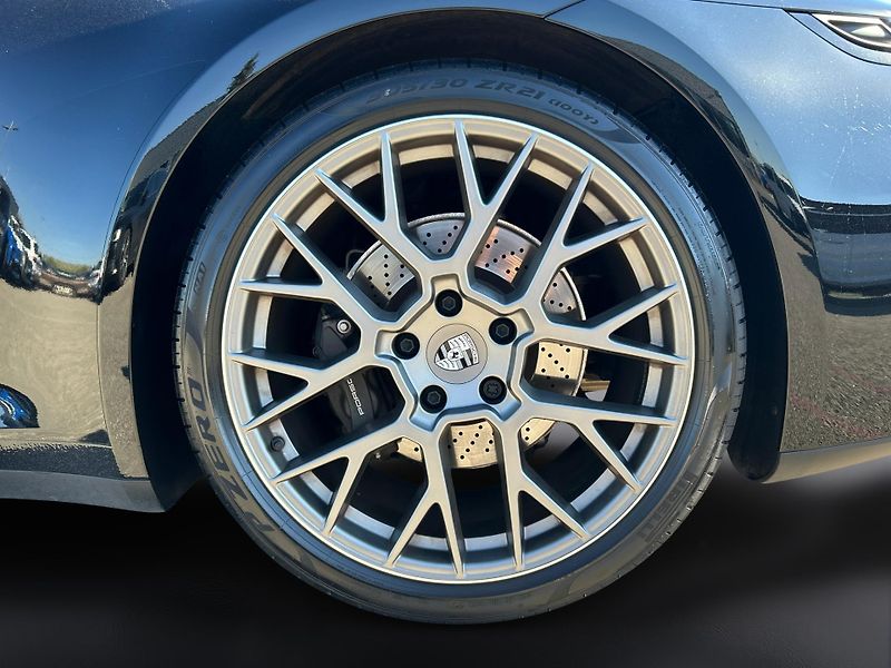 Porsche 911 (2025) Carrera Coupe - fotka 12 z 29