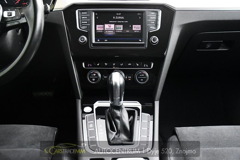 Volkswagen Passat 2,0TDi DSG NAVI 2xKOLA  - fotka 23 z 51