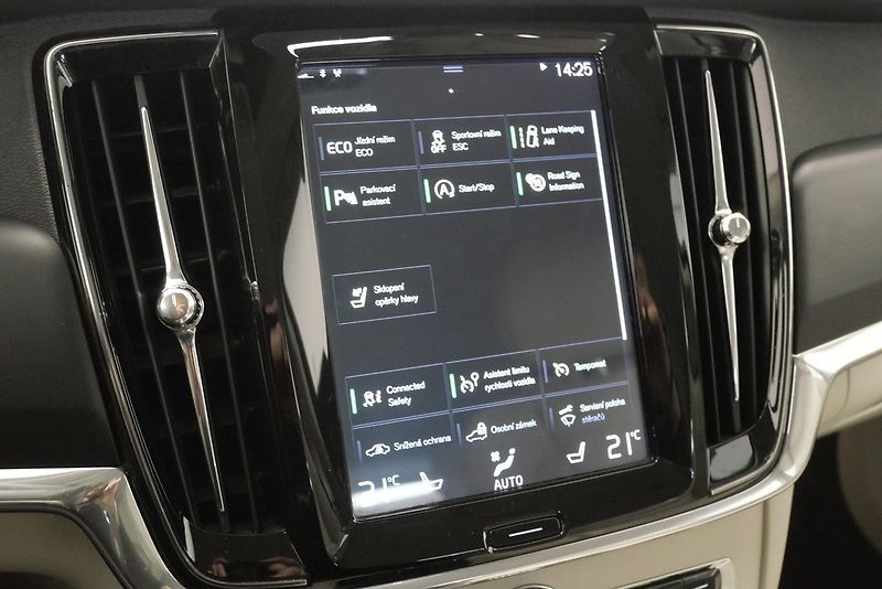 Volvo V90 - fotka 18 z 23