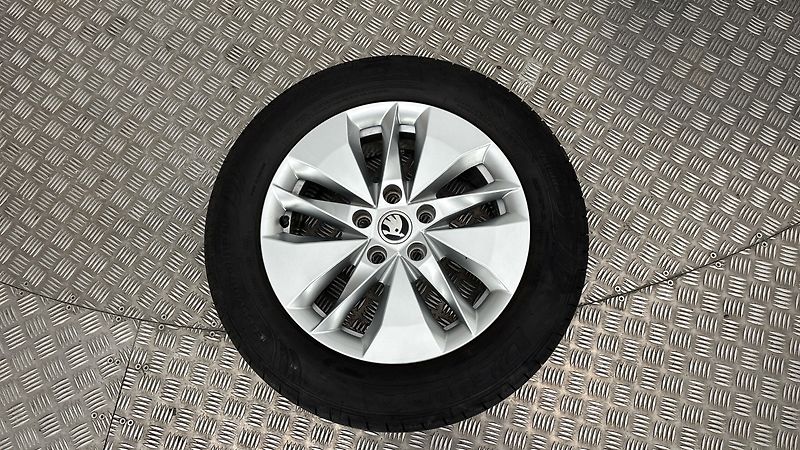 Škoda Octavia 2.0 TDI Ambition Combi - fotka 27 z 27