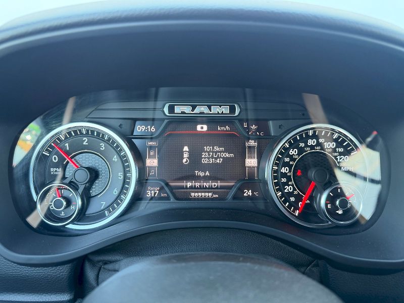 Dodge RAM (2021) 1500 5.7 HEMI 295kW LPG BIGHOR - fotka 15 z 35