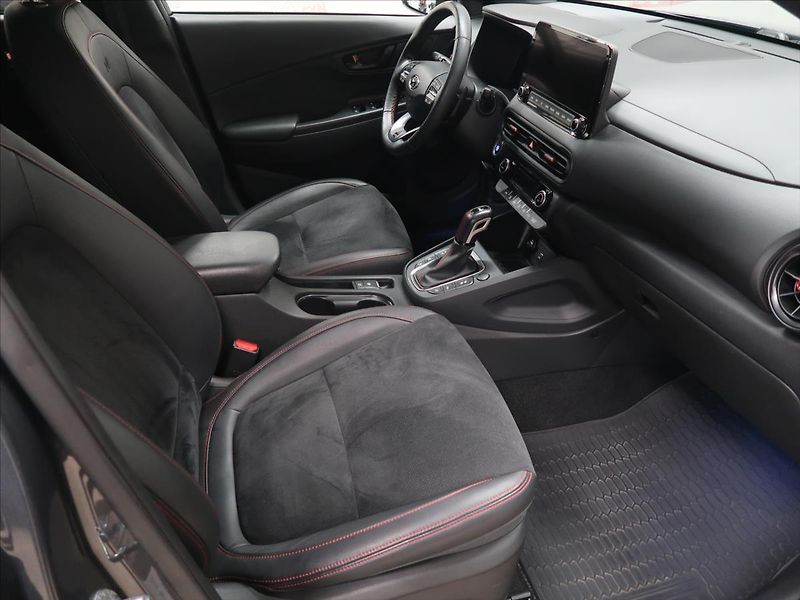 Hyundai Kona 1,6 145 kW N-line 1.majitel - fotka 13 z 35