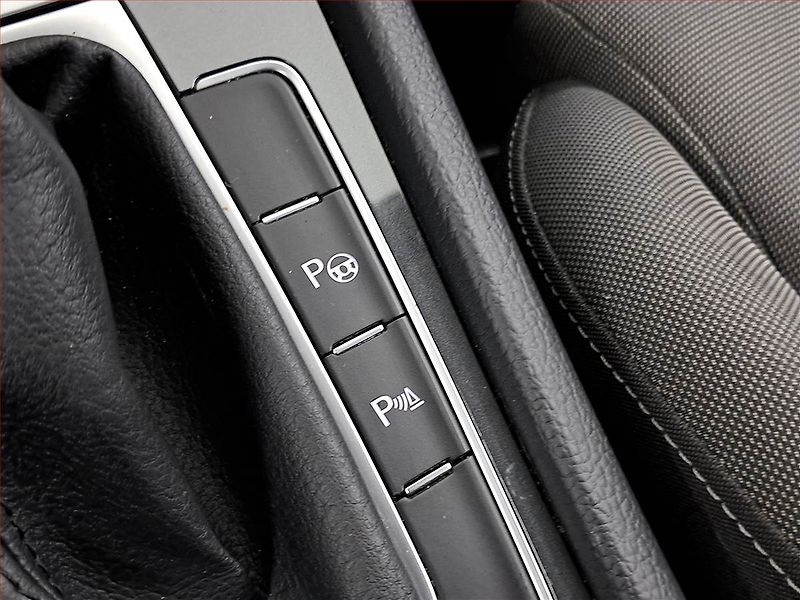 Volkswagen Golf (2018) 1.0 TSI, Tempomat - fotka 16 z 19