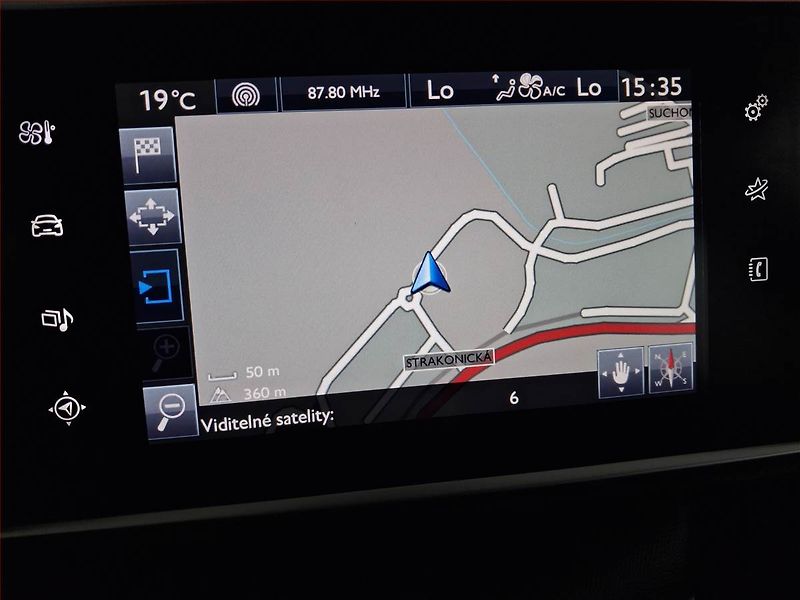 Peugeot 308 (2016) 1.2 e-THP, Navi, Tempomat - fotka 13 z 16