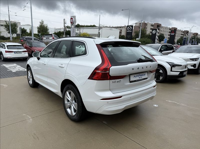 Volvo XC60 (2025) 2,0   B5 AWD CORE - fotka 2 z 4