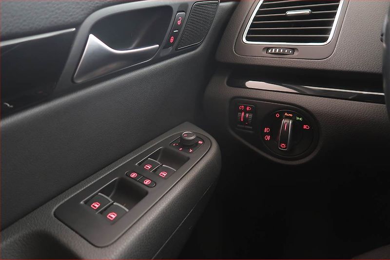 Volkswagen Sharan (2021) 1.4 TSI - fotka 18 z 18