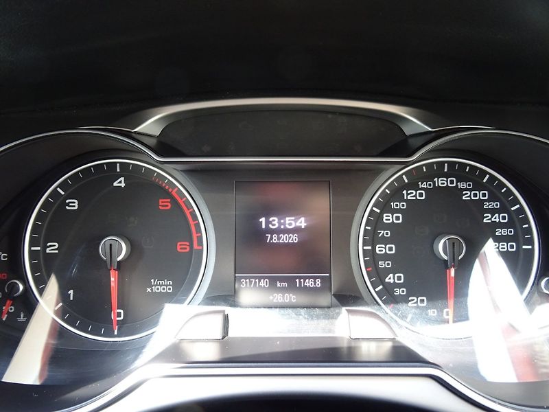 Audi A4 (2012) 2.0TDi,130kW,1maj,s.kni,navi - fotka 9 z 24