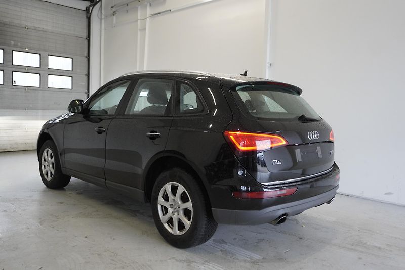 Audi Q5  2,0 TFSI QUATTRO AUT. - fotka 7 z 27