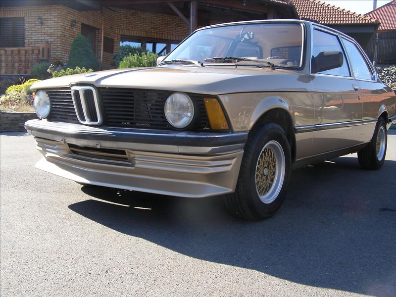 BMW Řada 3 1,8 - fotka 5 z 28
