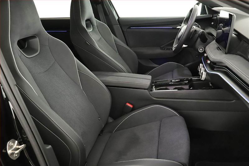 Škoda Superb (2025) 2.0 TDI, SPORTLINE, DPH - fotka 19 z 21