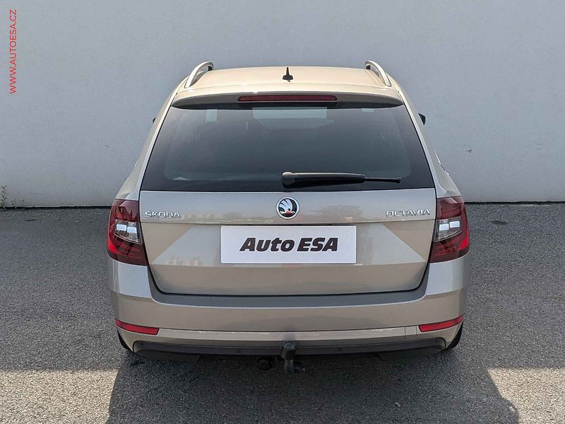 Škoda Octavia (2019) 2.0TSi, ČR, Style Extra, DSG - fotka 5 z 16