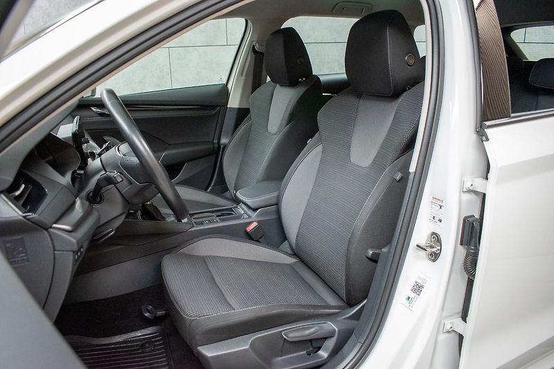 Škoda Octavia 2.0 TDI 110kW AMBITION+*ČR*1.M - fotka 11 z 36
