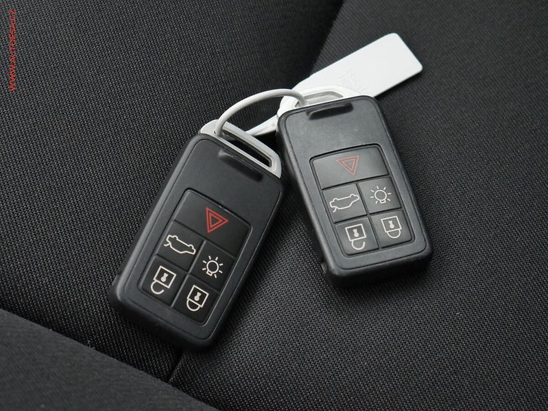 Volvo V60 (2016) 2.4 D4 4x4, ČR, Cross - fotka 23 z 23