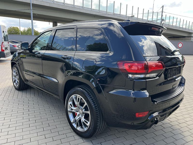 Jeep Grand Cherokee SRT 6.4 V8 HEMI - fotka 5 z 30