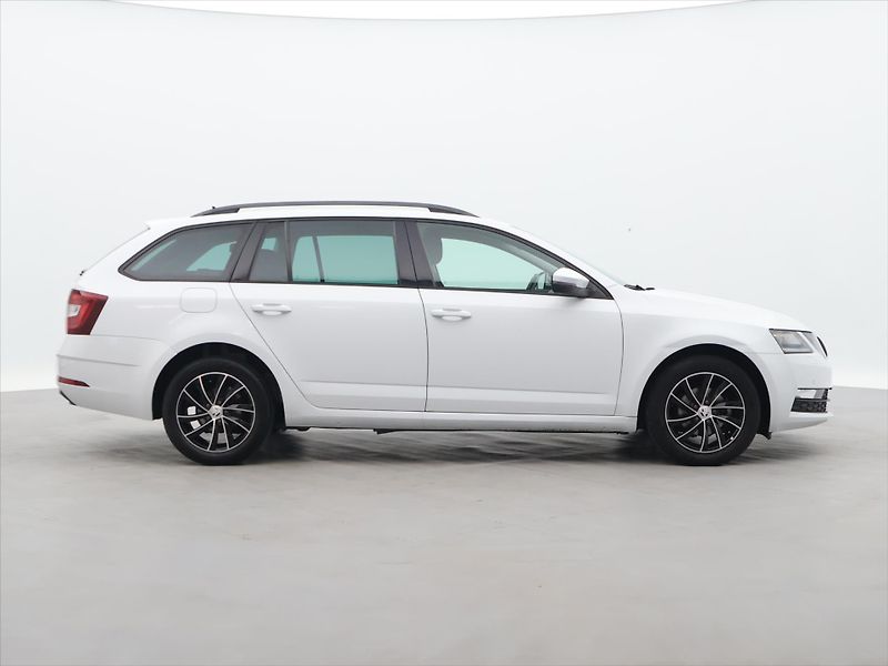 Škoda Octavia 1,6 TDI Ambition LED Navi - fotka 8 z 30