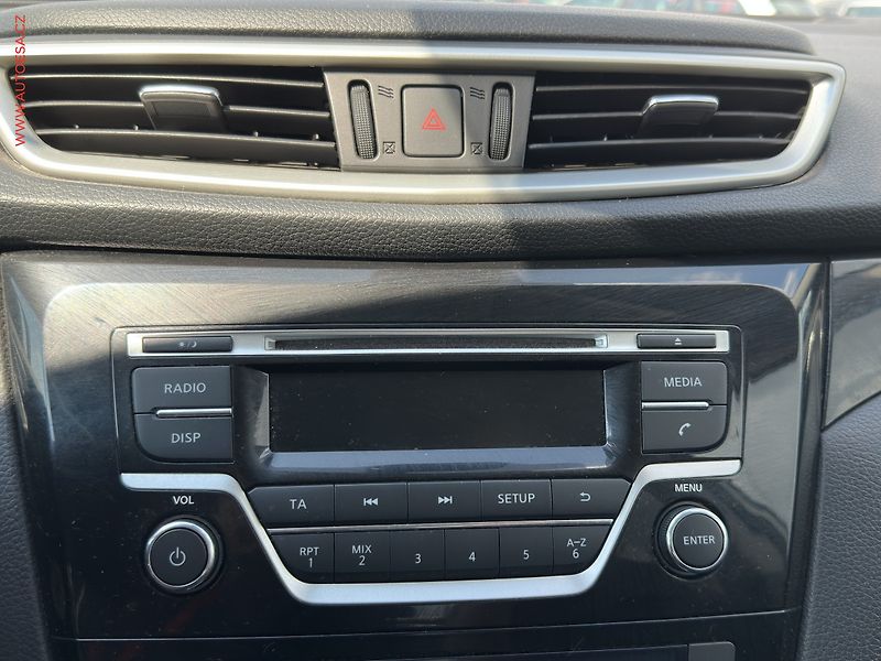 Nissan Qashqai (2015) 1.6dCi, ČR, STK11/27 - fotka 14 z 17