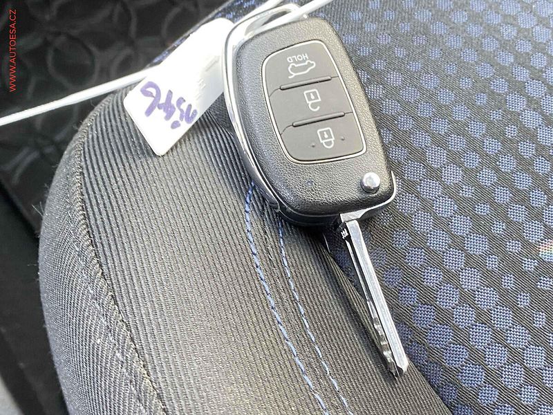 Hyundai ix20 (2019) 1.6CVVT, ČR, AC - fotka 16 z 16