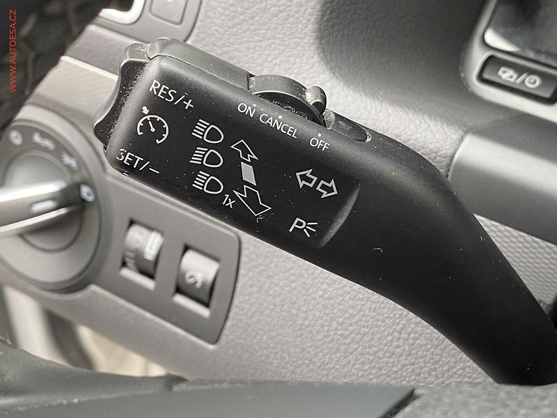 Volkswagen Touran (2013) 1.2 TSi, Life, bixen, navi, - fotka 13 z 20
