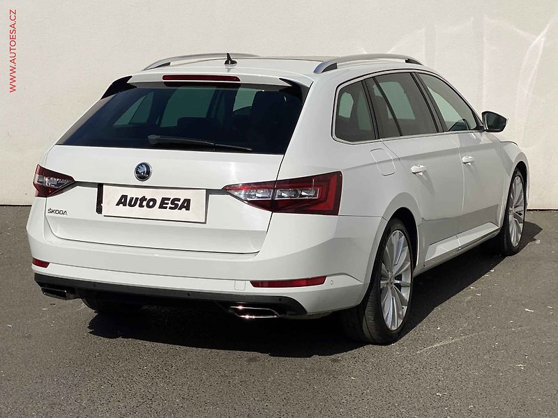 Škoda Superb (2016) 2.0 TSi 4x4, Style, DSG - fotka 4 z 20